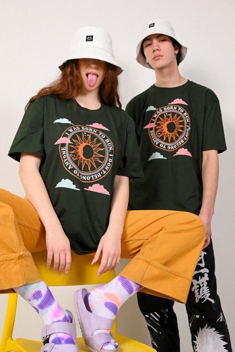 blackblom-unisex-tshirt-born-to-run-green-couple-1